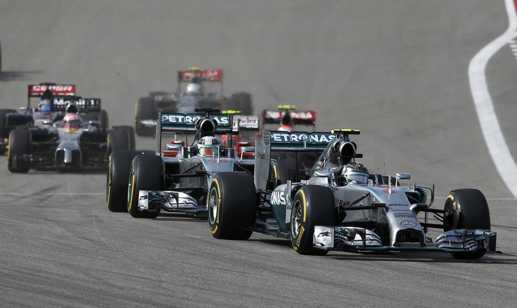 Rosberg in testa alla prima curva. Lapresse